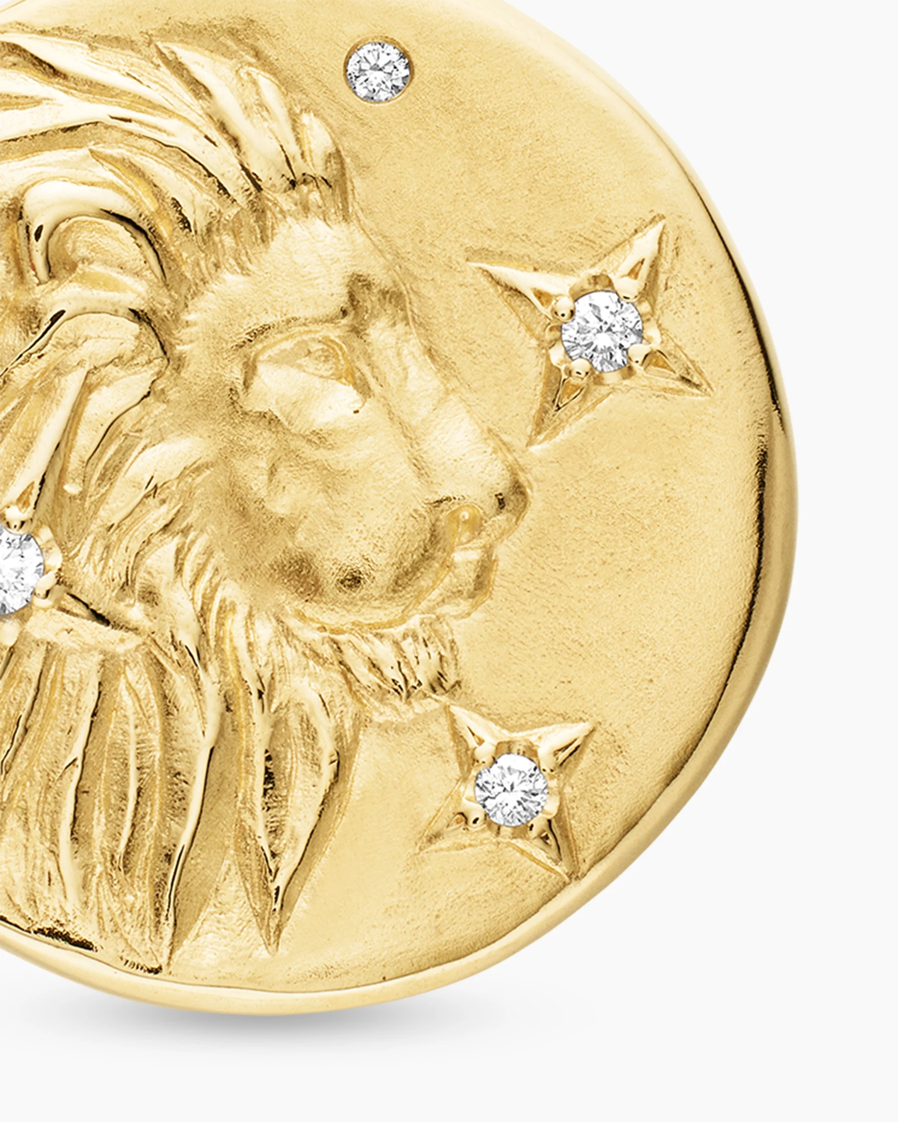 Leo Amulet in 18K Yellow Gold with Diamonds, 19mm 5 Leo Amulet in 18K Yellow Gold with Diamonds, 19mm