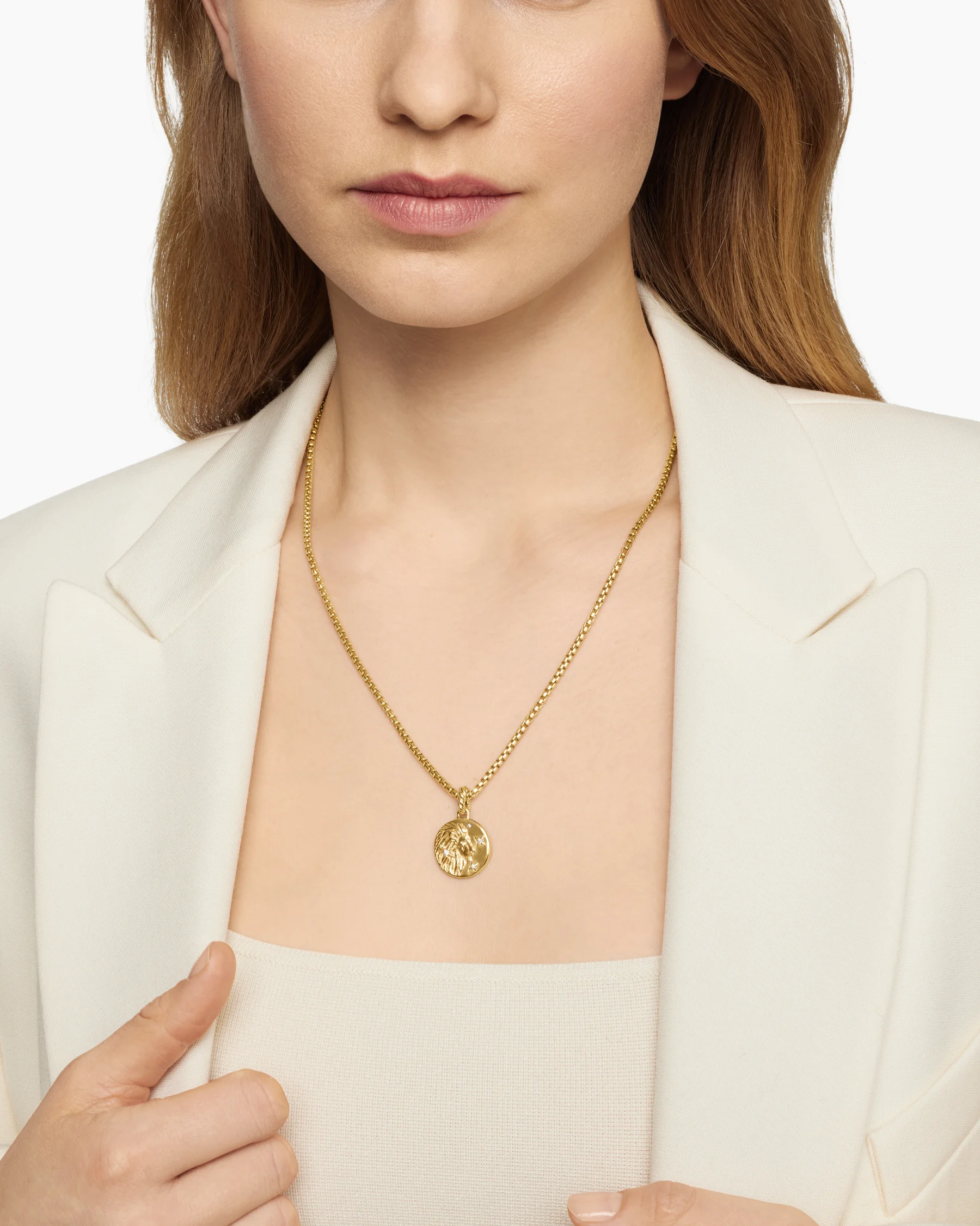 Leo Amulet in 18K Yellow Gold with Diamonds, 19mm 7 Leo Amulet in 18K Yellow Gold with Diamonds, 19mm
