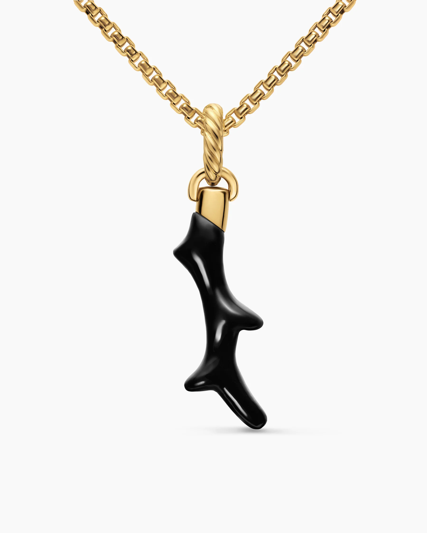 Petite Coral Amulet in 18K Yellow Gold with Black Onyx, 25.2mm 11 Petite Coral Amulet in 18K Yellow Gold with Black Onyx, 25.2mm