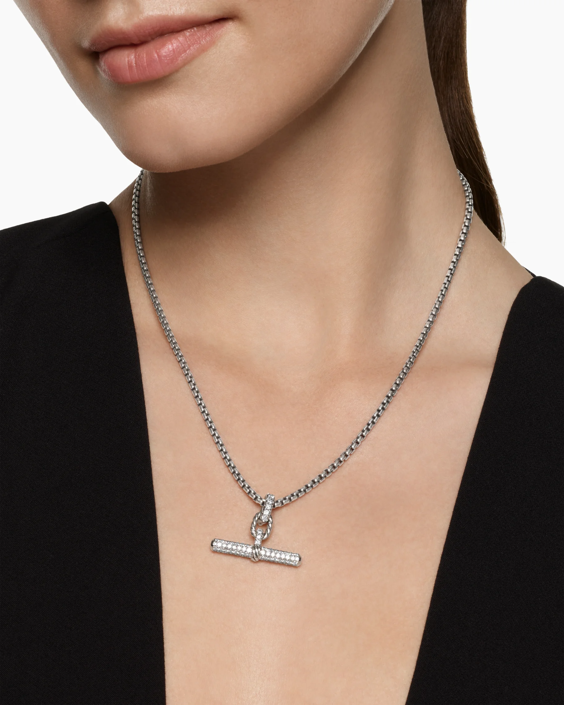 DY Madison® Toggle Pendant in 18K Yellow Gold with Diamonds, 29mm