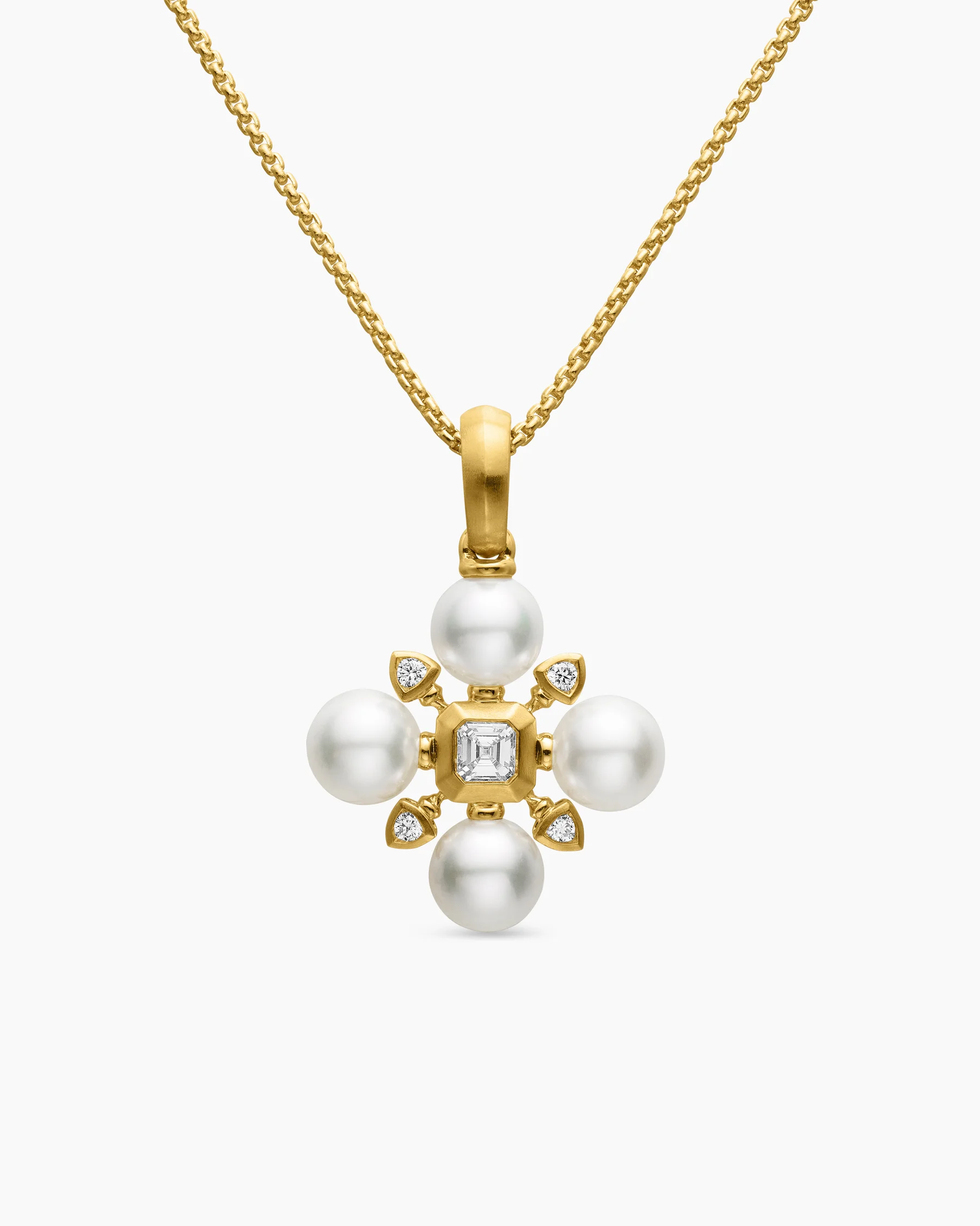 Renaissance® Pearl Necklace in 18K Yellow Gold with Pearls and Diamonds, 20mm 14 Renaissance® Pearl Necklace in 18K Yellow Gold with Pearls and Diamonds, 20mm