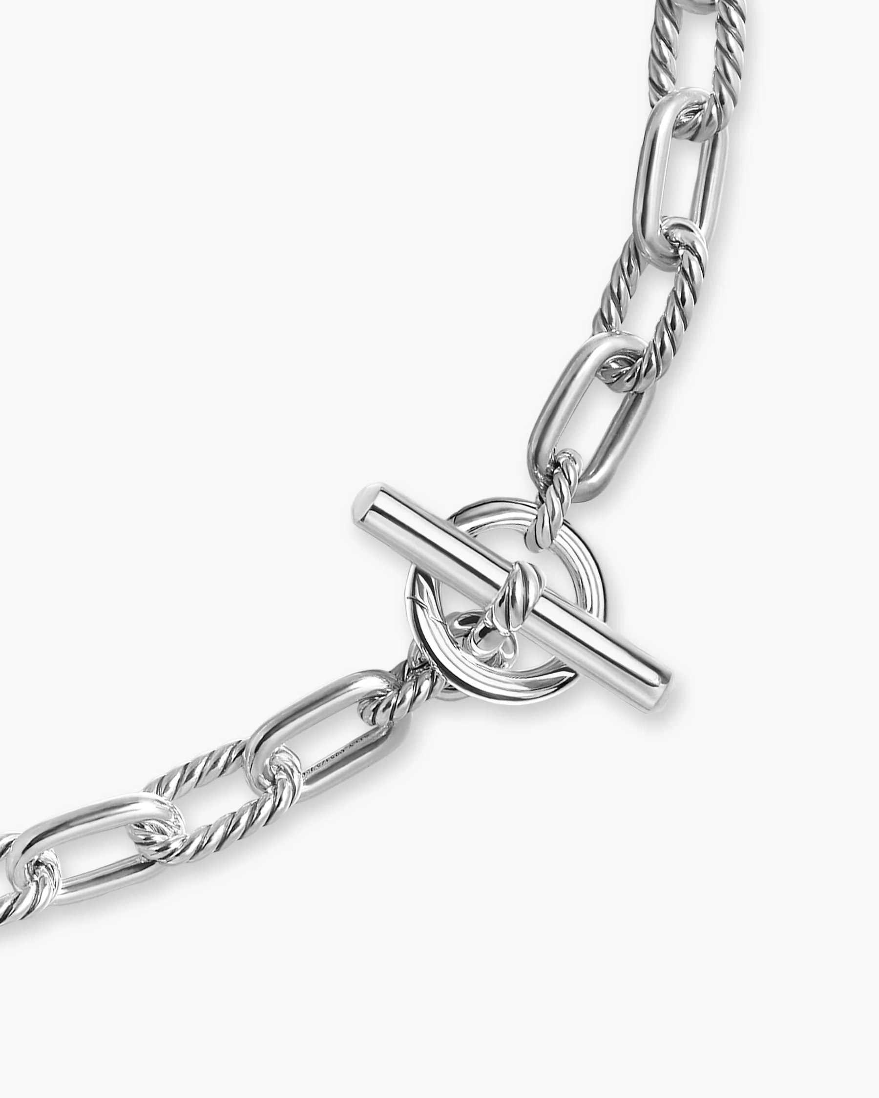 DY Madison® Toggle Chain Necklace in 18K Yellow Gold, 8.5mm 4 DY Madison® Toggle Chain Necklace in 18K Yellow Gold, 8.5mm