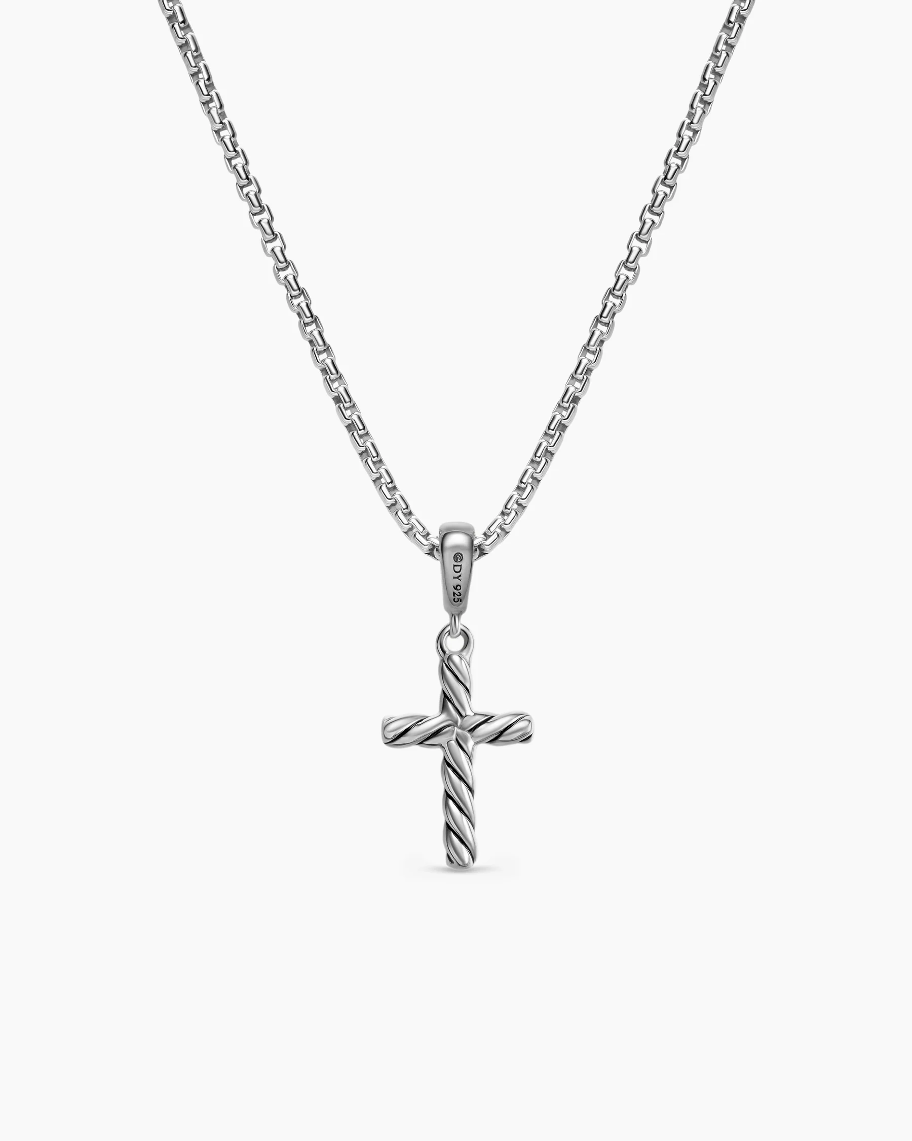 Cable Cross Pendant Necklace in 18K Yellow Gold, 17.5mm 9 Cable Cross Pendant Necklace in 18K Yellow Gold, 17.5mm