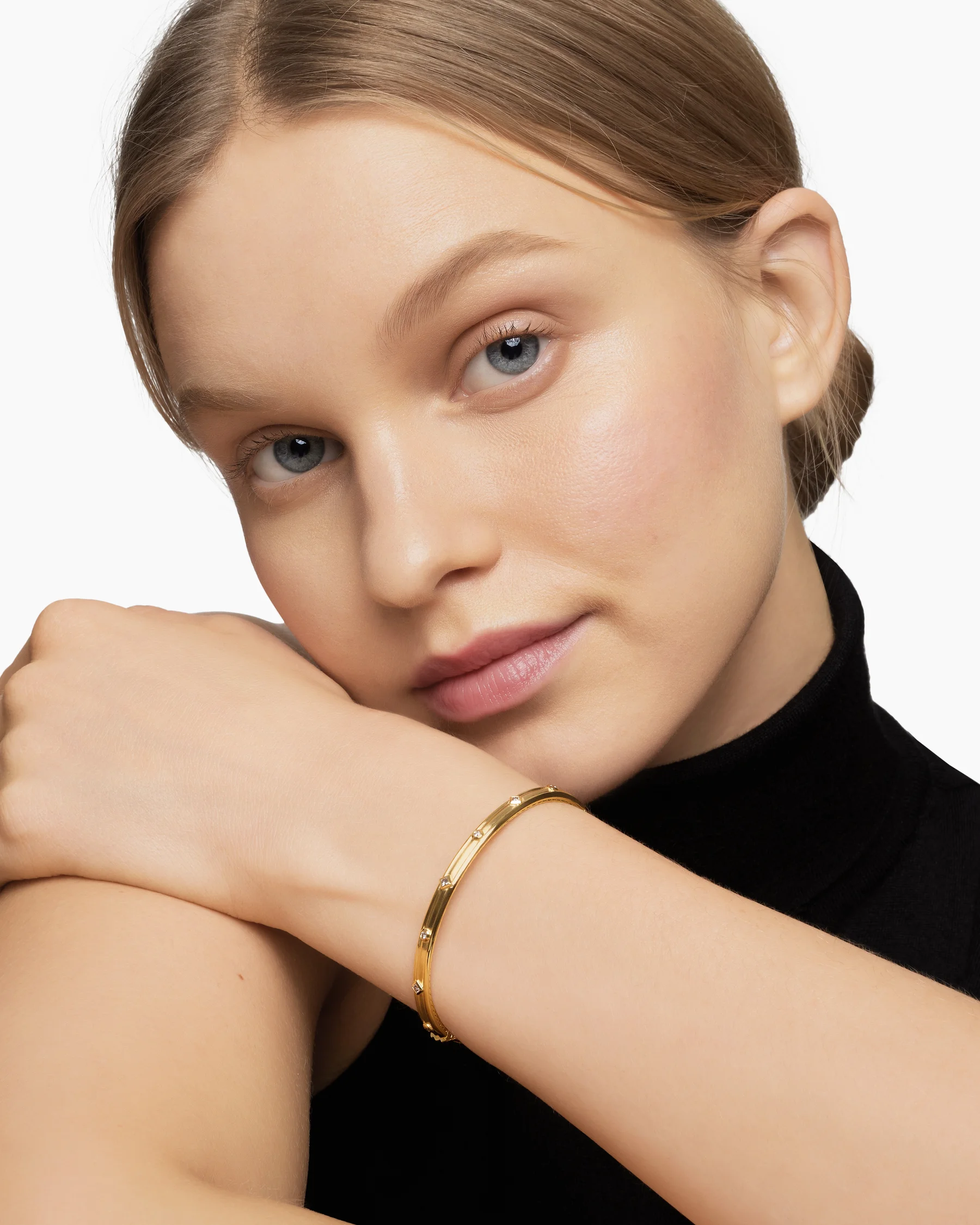 Modern Renaissance® Bangle Bracelet in 18K Yellow Gold with Diamonds, 4.5mm 7 Modern Renaissance® Bangle Bracelet in 18K Yellow Gold with Diamonds, 4.5mm