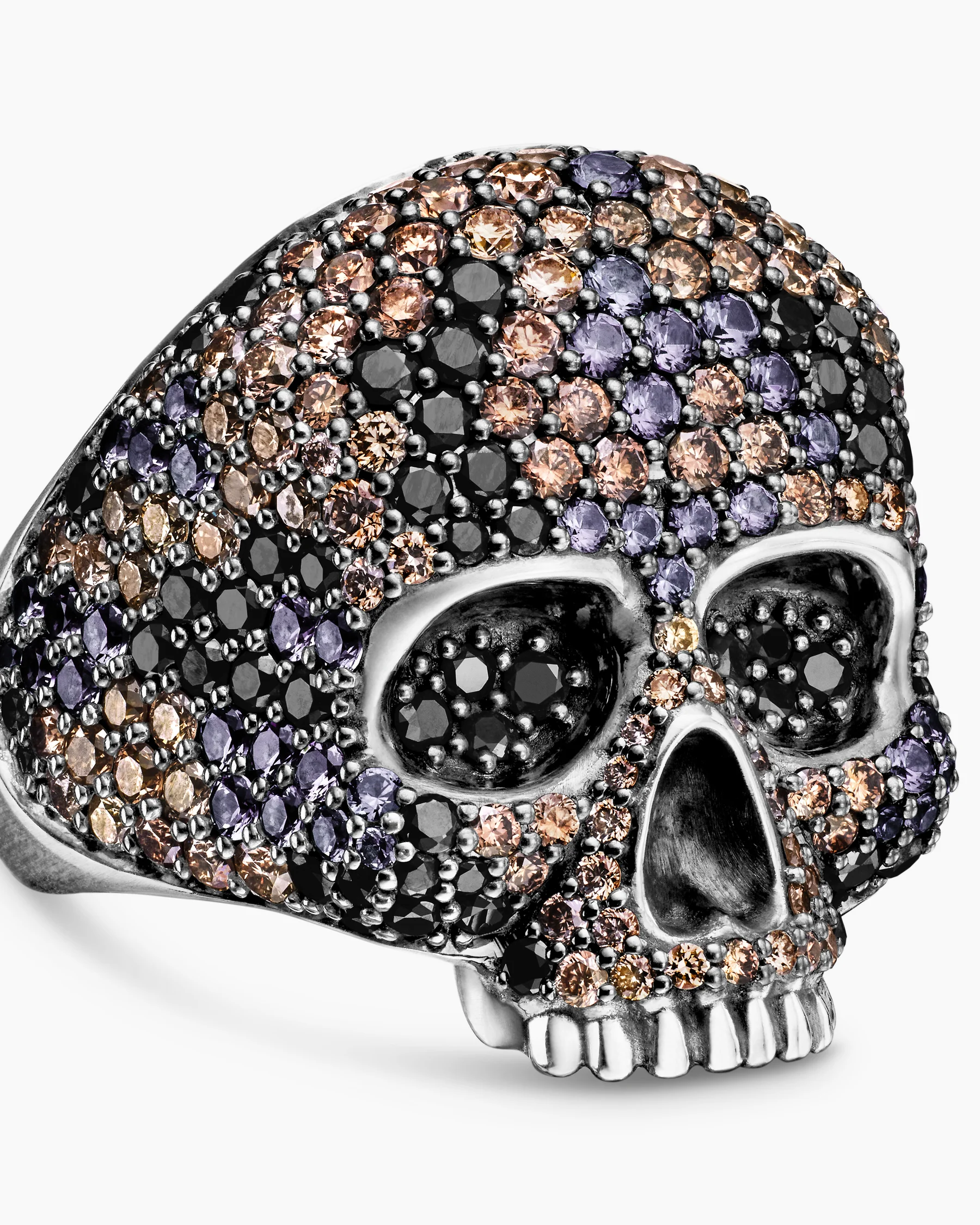 Memento Mori Skull Ring in 18K Yellow Gold with Diamonds and Emeralds, 26mm 5 Memento Mori Skull Ring in 18K Yellow Gold with Diamonds and Emeralds, 26mm